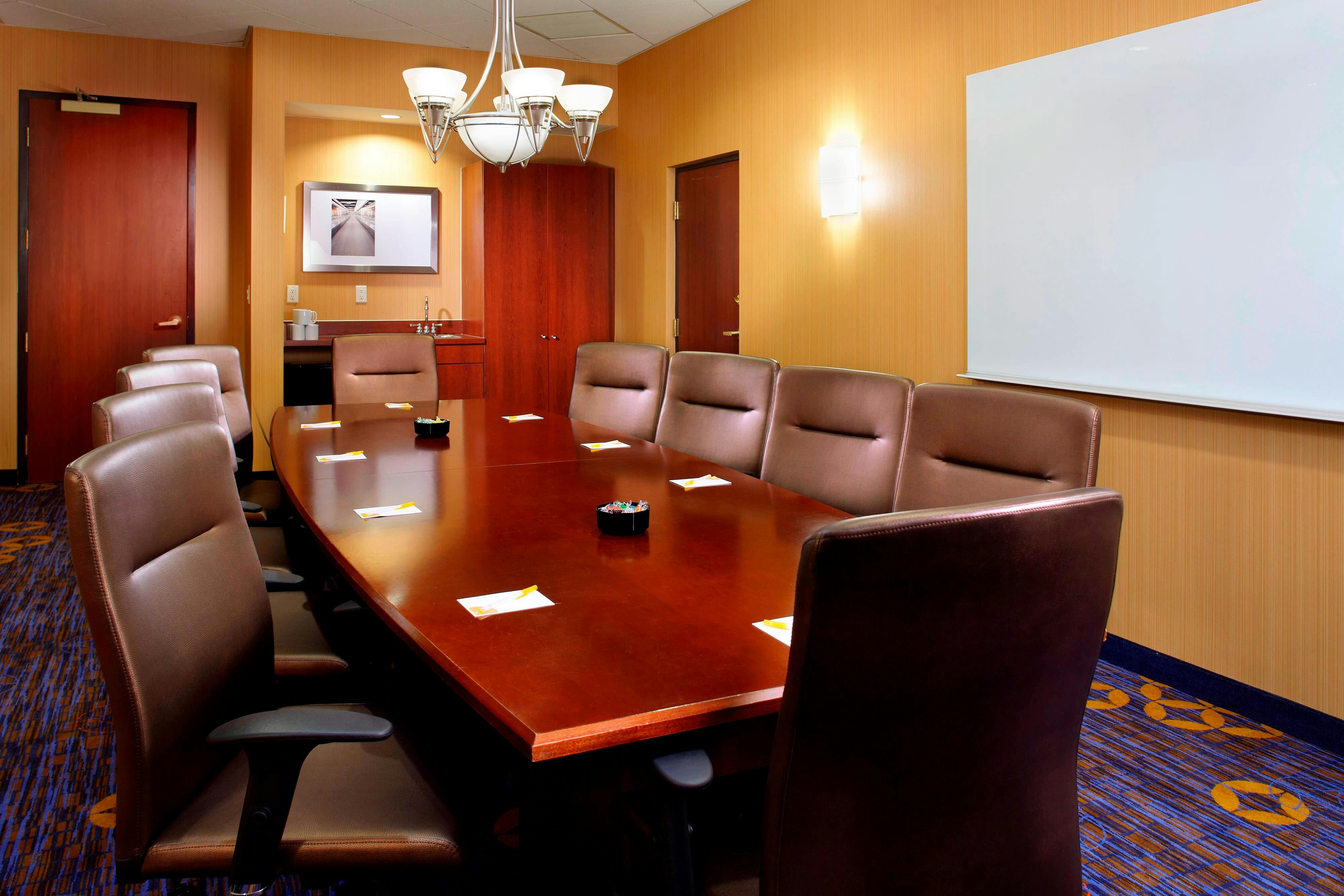 Courtyard By Marriott Tampa Oldsmar 14/19