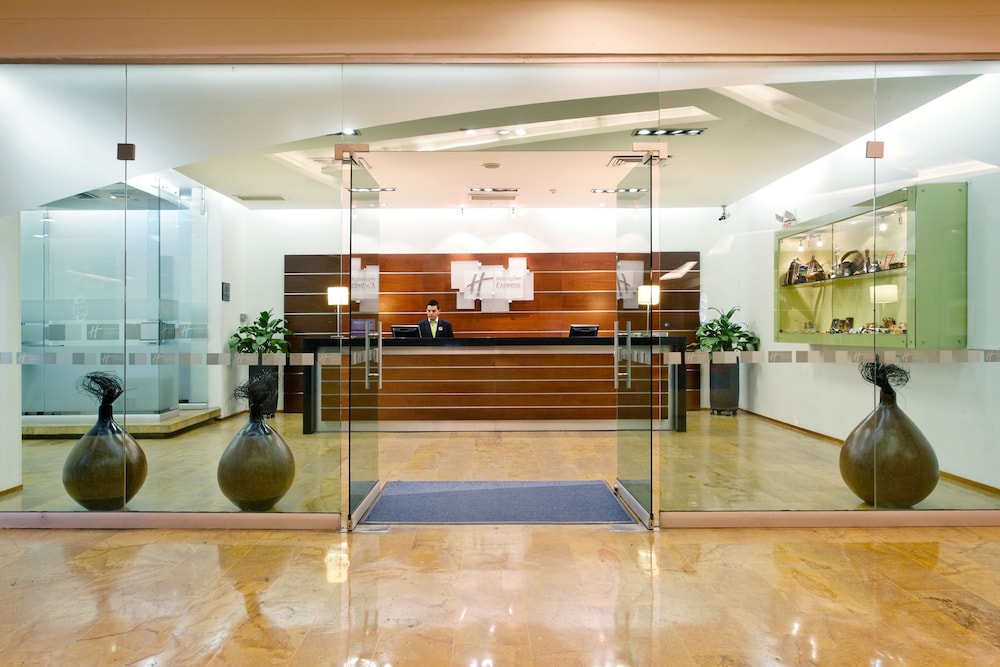 HOLIDAY INN EXPRESS MEDELLIN 35/65
