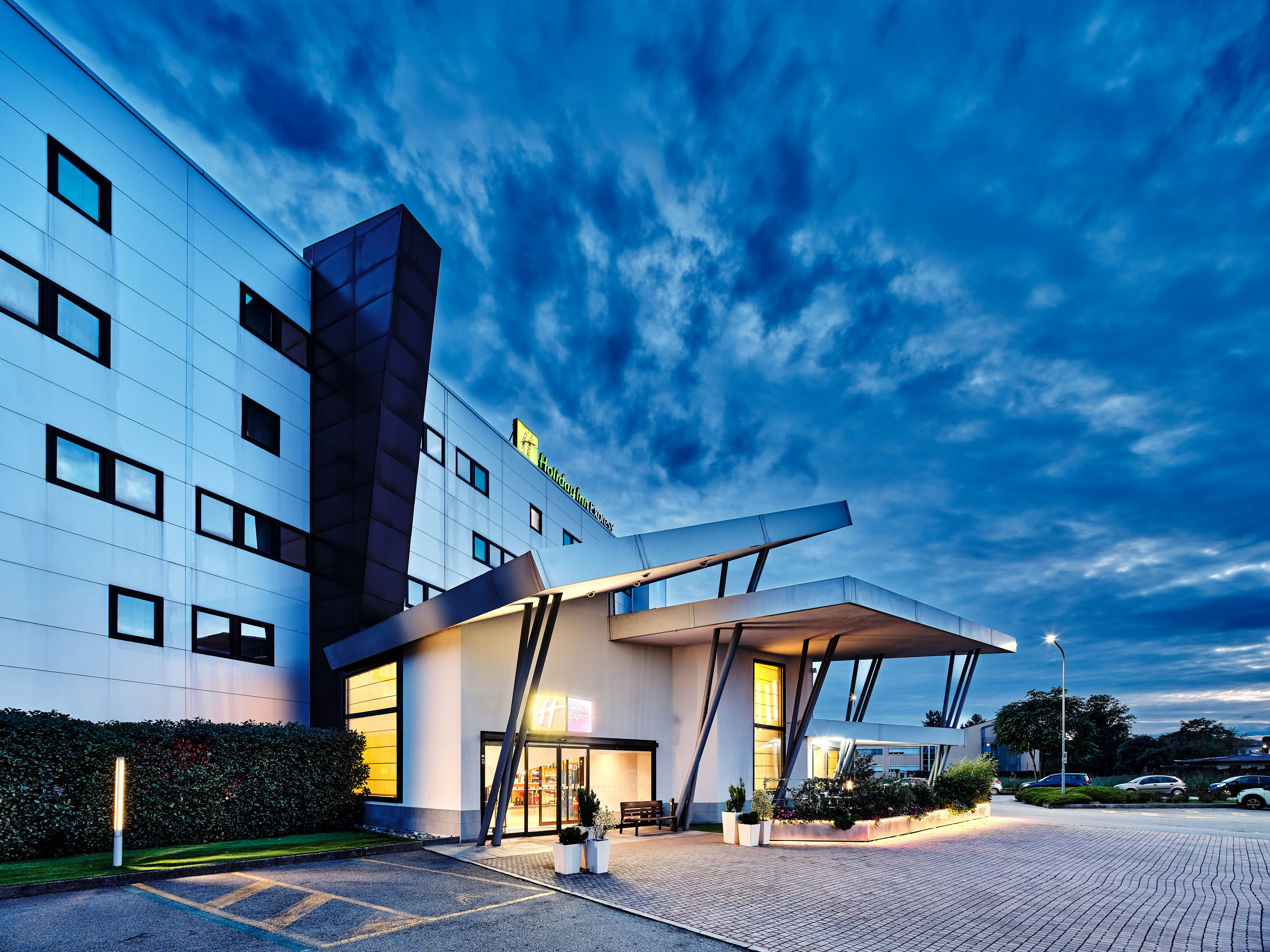 Holiday Inn Express Milan Malpensa Airport Hotel 60/71