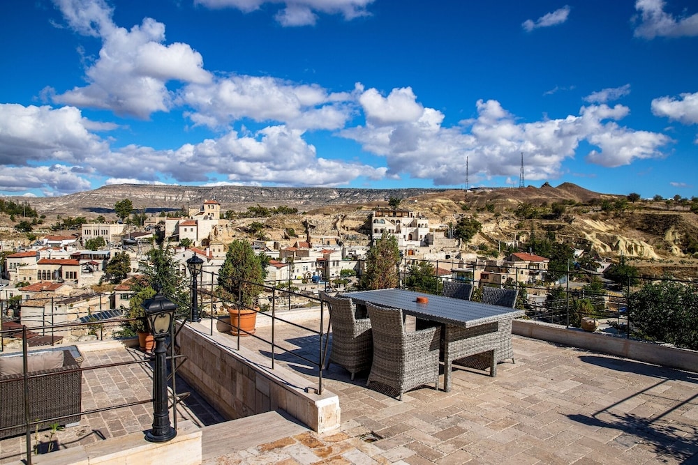 Sinasos Palace Cave Hotel 37/48