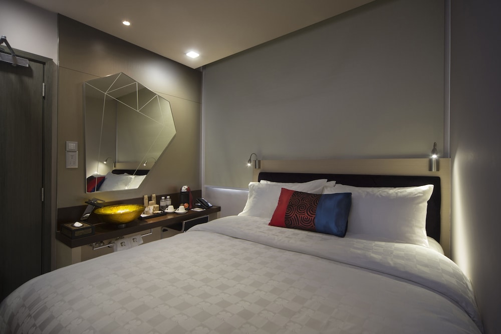 HOTEL CLOVER 7 5/27