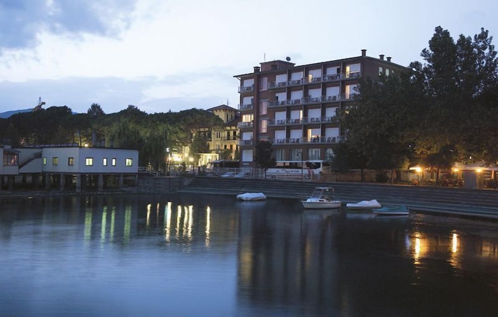 Hotel Lido 3/39