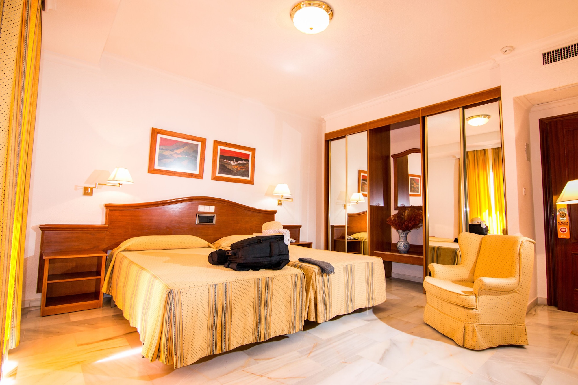 ROOM, SINGLE, DOUBLE BED