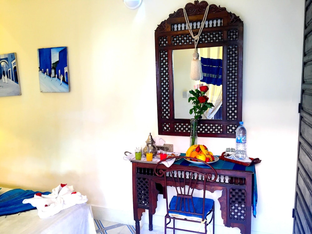 Riad Al Jana 50/50