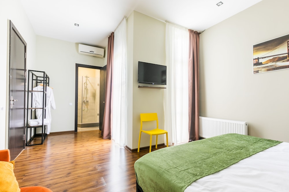 Boutique Hotel MoJo 8/23