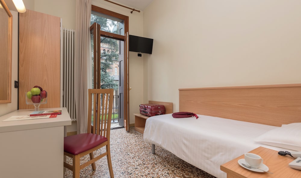 STANDARD, SINGLE, SINGLE BED, CITY VIEW