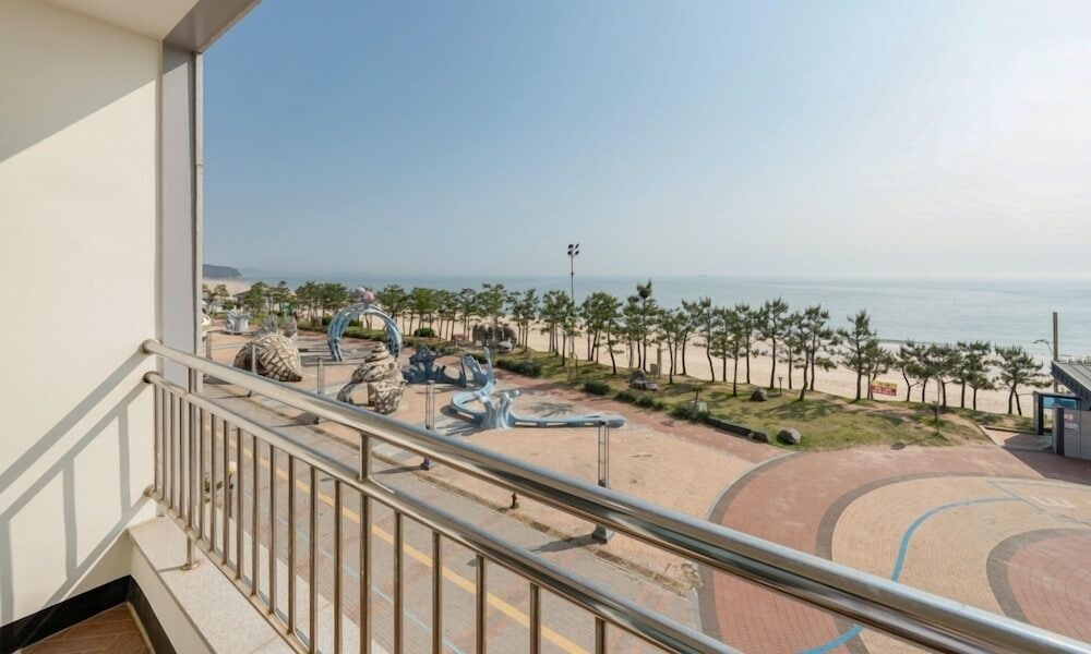 Mud Beach Hotel 42/57