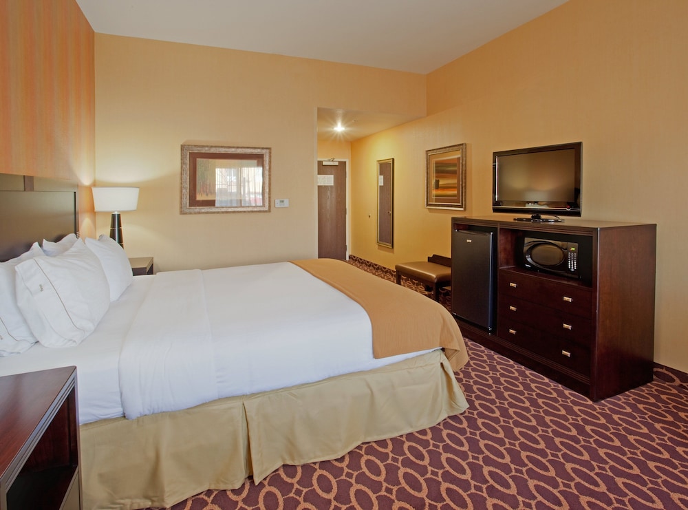 Holiday Inn Express Hotel Suites Sacramento Ne C 19/75
