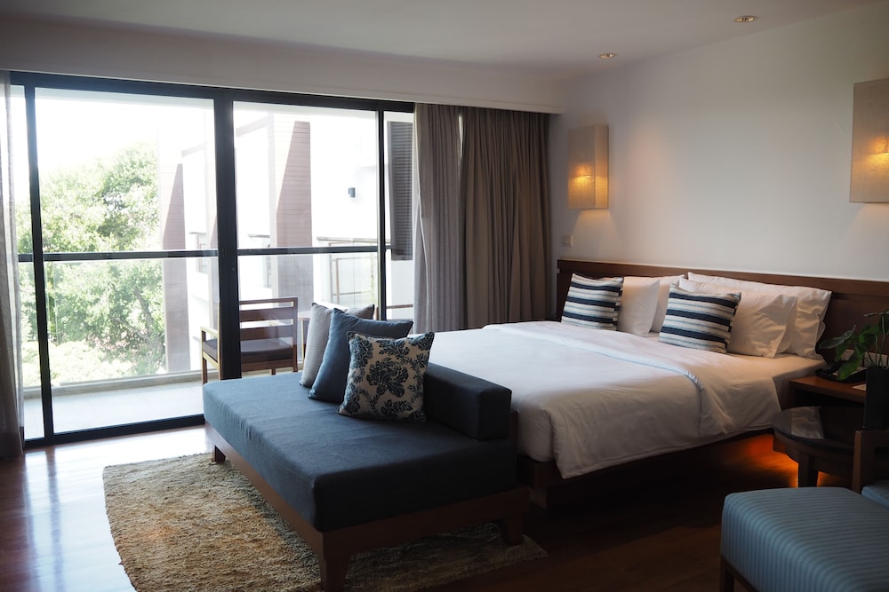 Woodlands Suites Serviced Residences 9/50