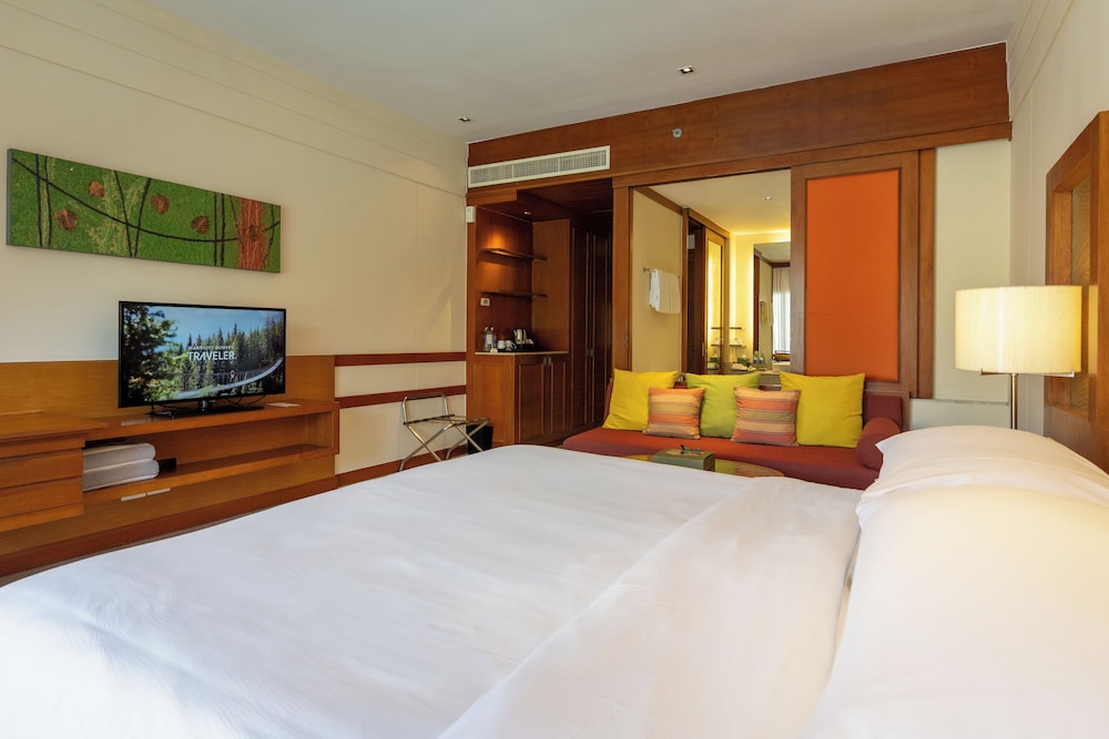 Room, King Bed, Lagoon View, Sofa, Balcony