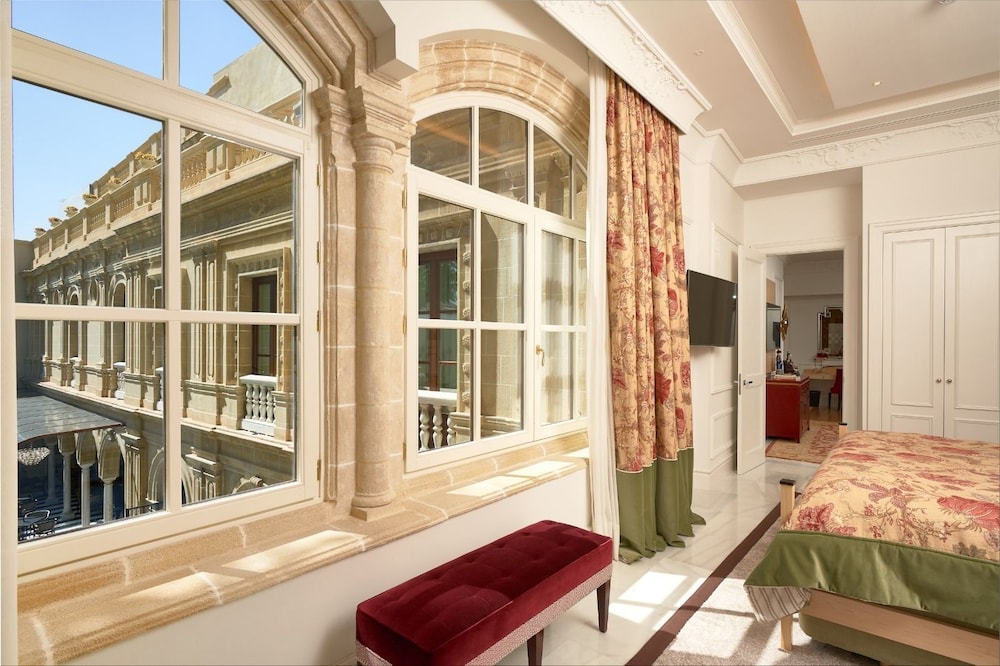 Casa Palacio Maria Luisa 37/50