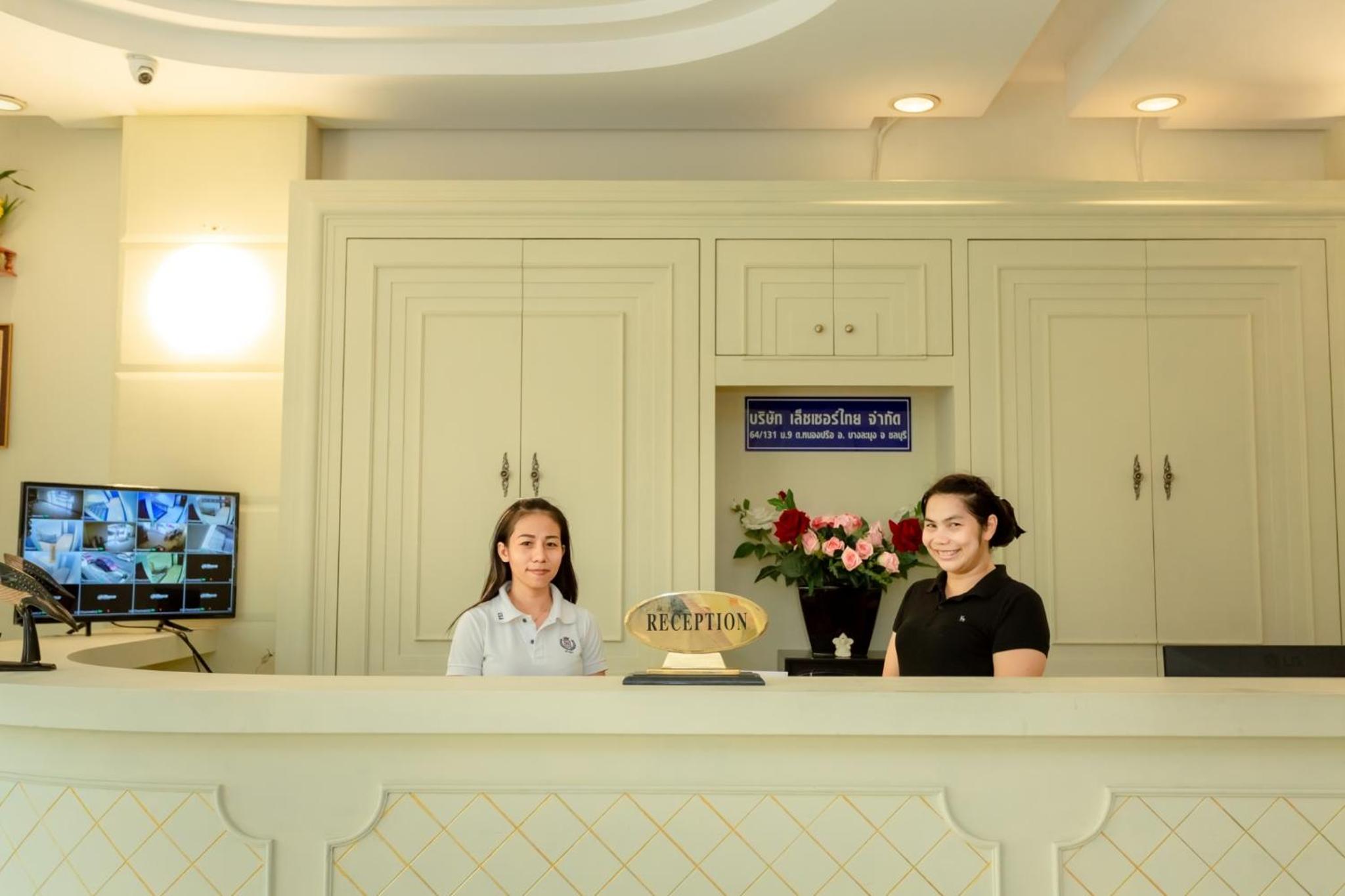 Ivory Palace Hotel 7/50
