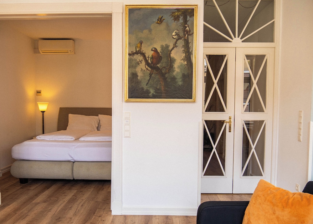 Carl, Deluxe, Suite, Queen Bed, Terrace