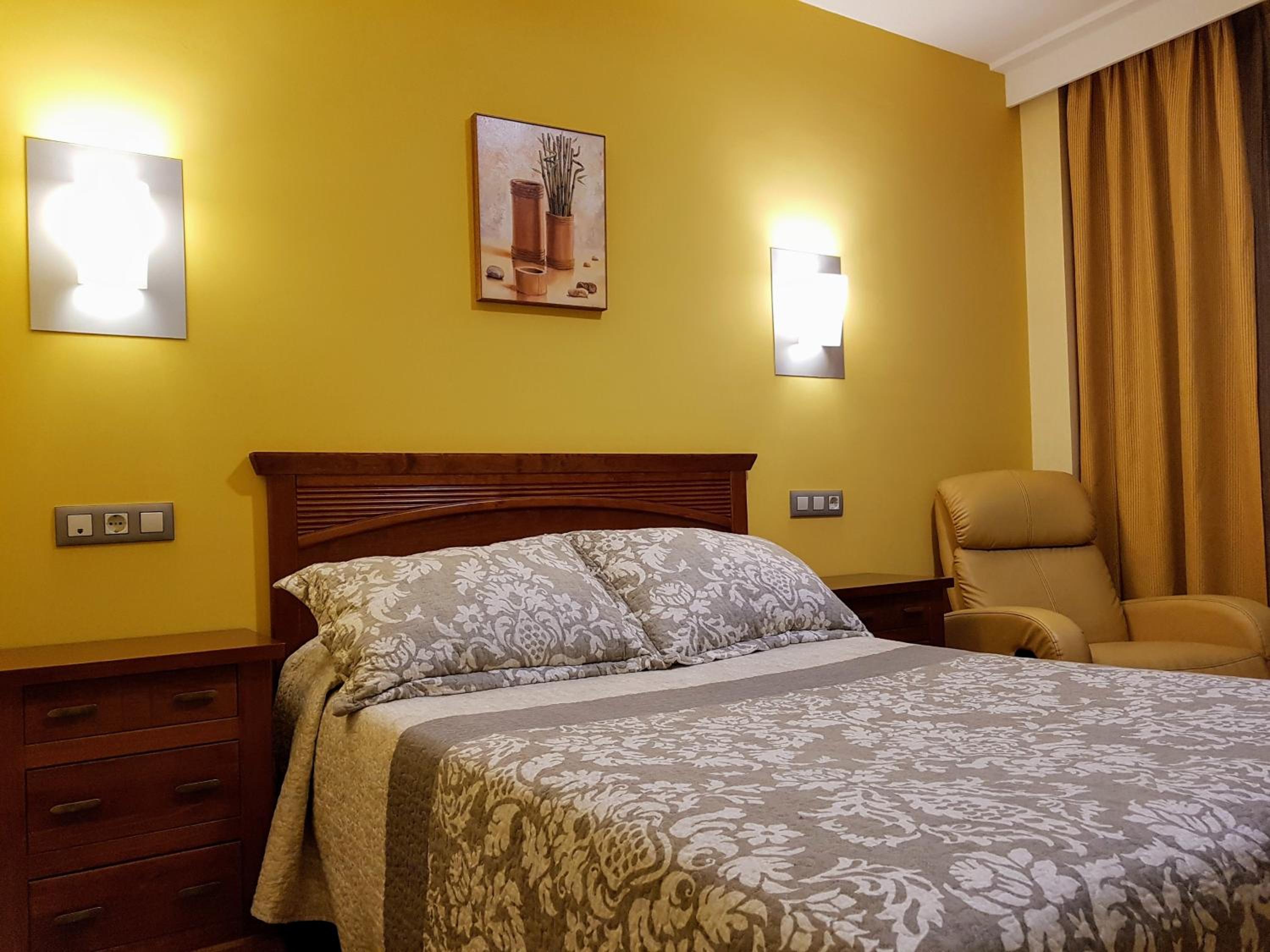 Hotel Reina Isabel 20/57
