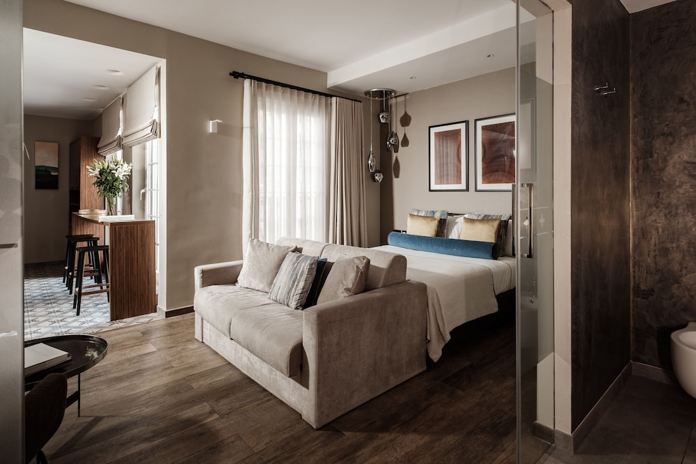1926 Le Parisot Boutique Suites 7/36