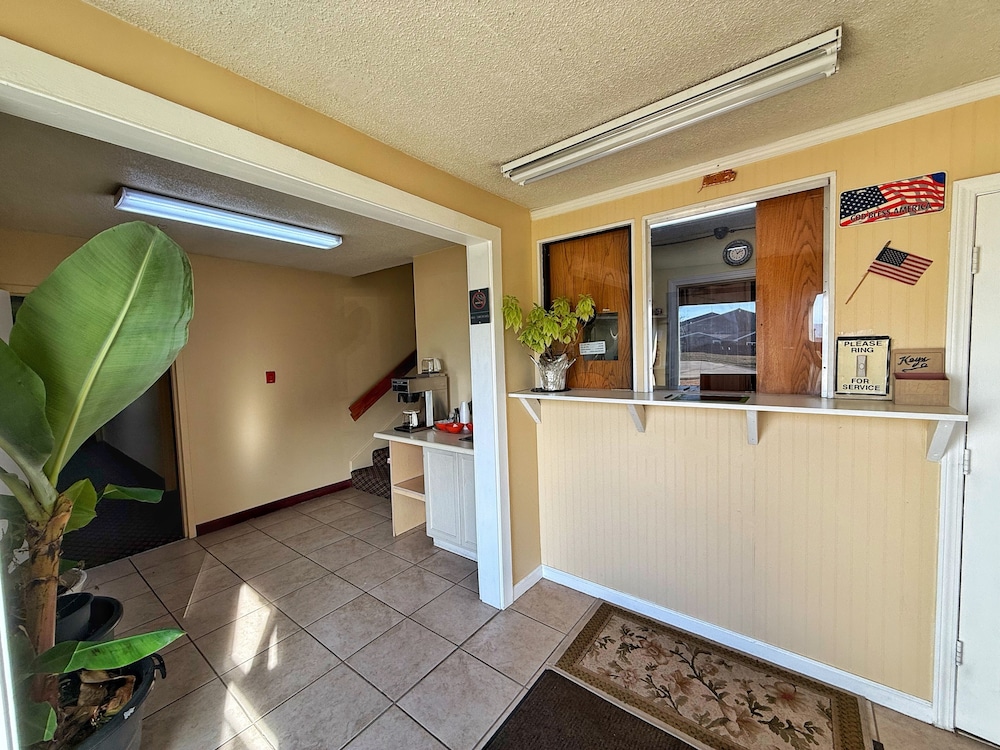 Laketree Inn And Suites Marion 7/34