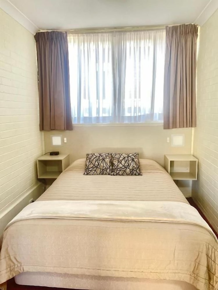 Goulburn Motor Inn 37/59