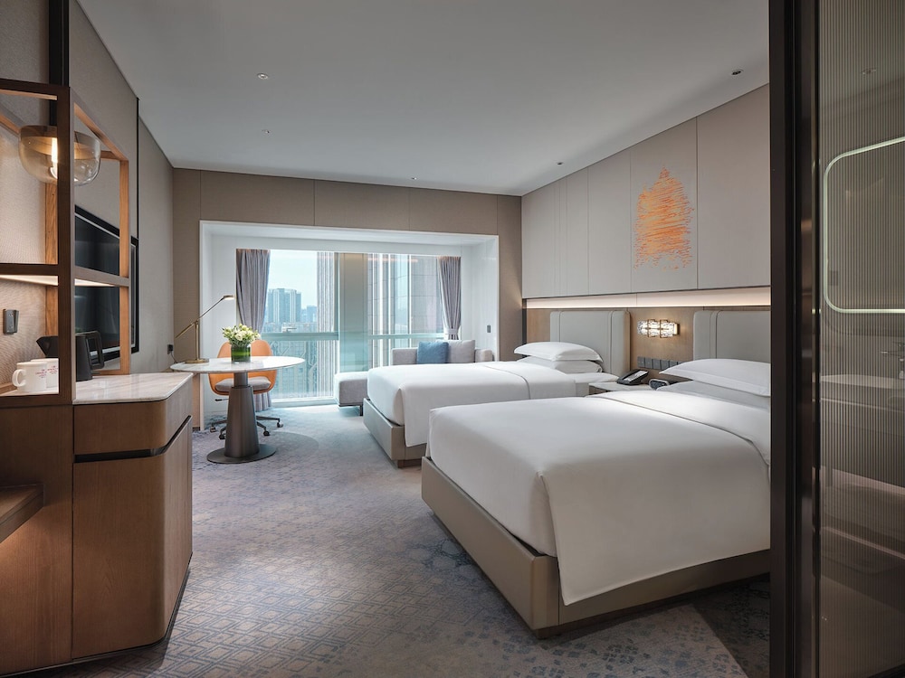 غرفة قياسية بسريرين منفصلين مع دخول صالة النادي لذوي الإعاقة، Crowne Plaza Hohhot City Center 3/5