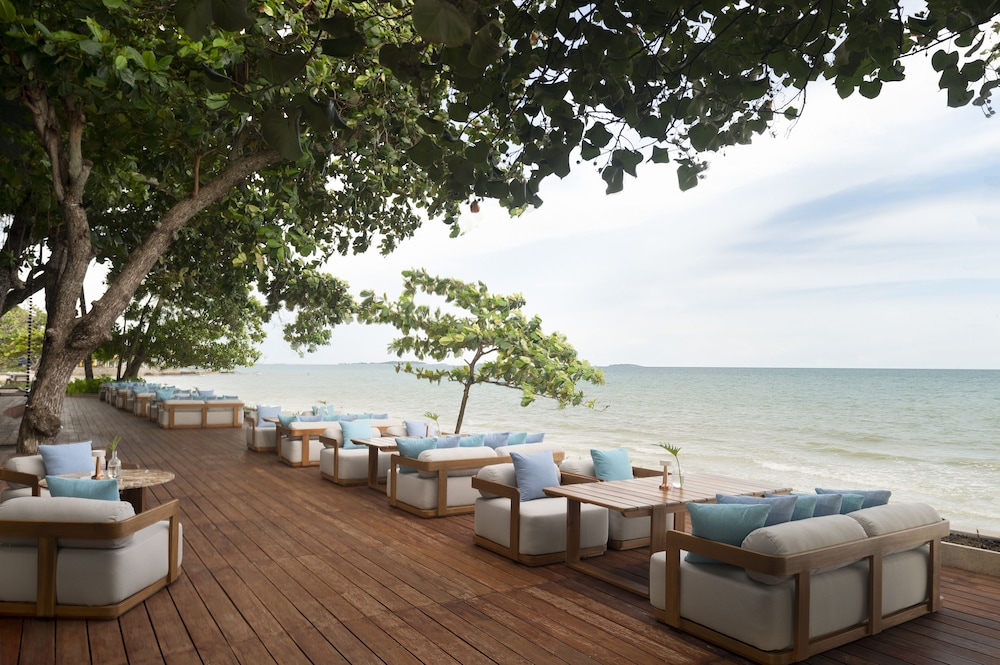 Mercure Rayong Lomtalay Villas and Resort 38/46