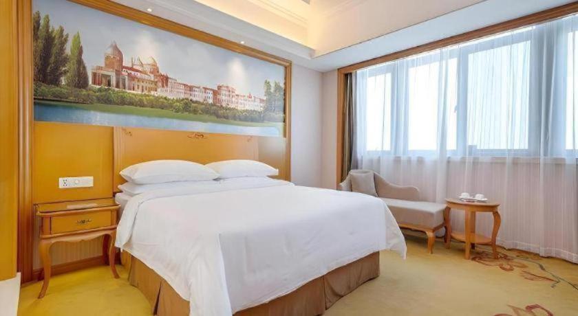 Vienna International Hotel (Shanghai Dishui Lake Lingang New City) 18/64