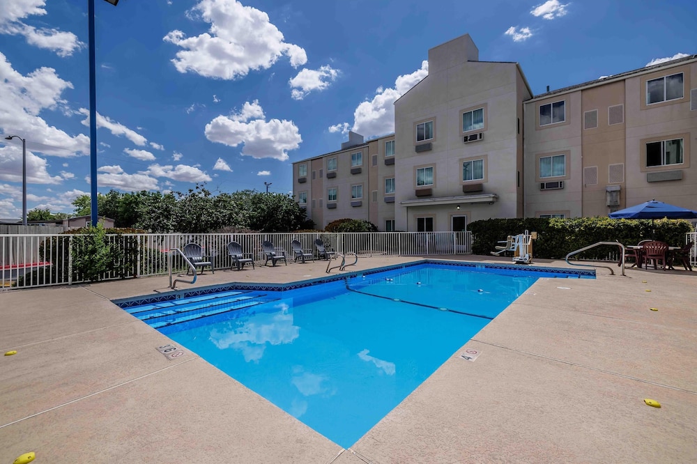 Motel6 Albuquerque, NM - North 42/62