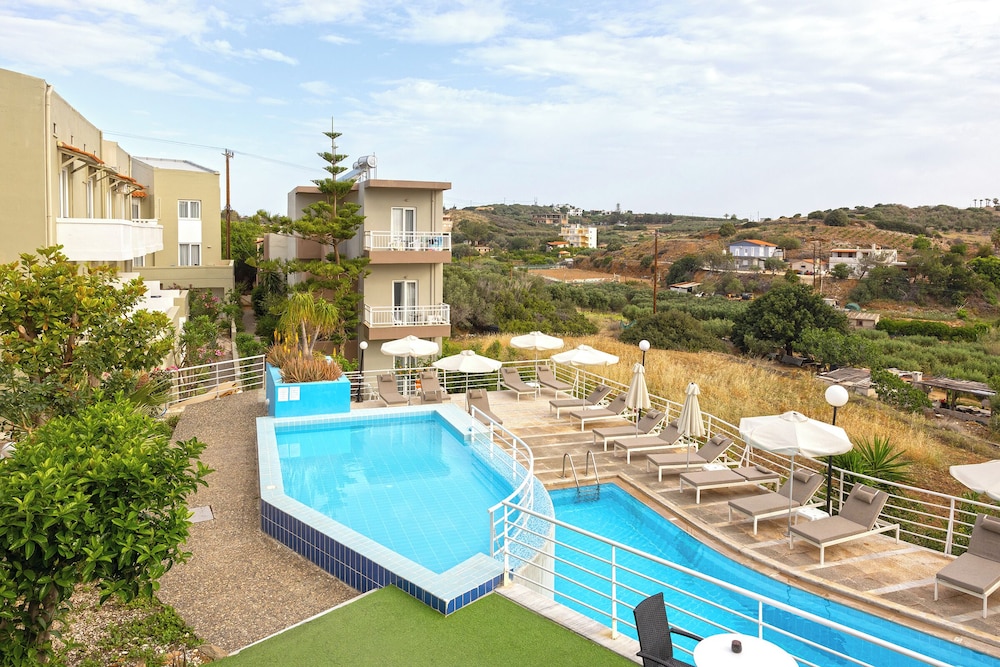 Pelagia Bay 48/74
