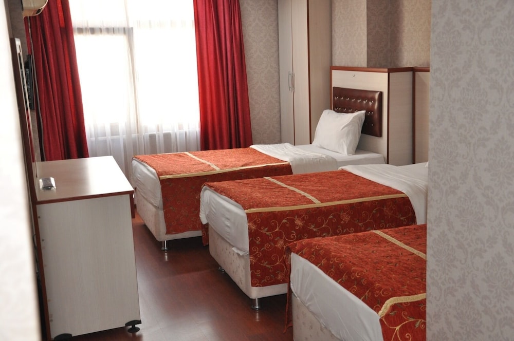 ROOM, TRIPLE