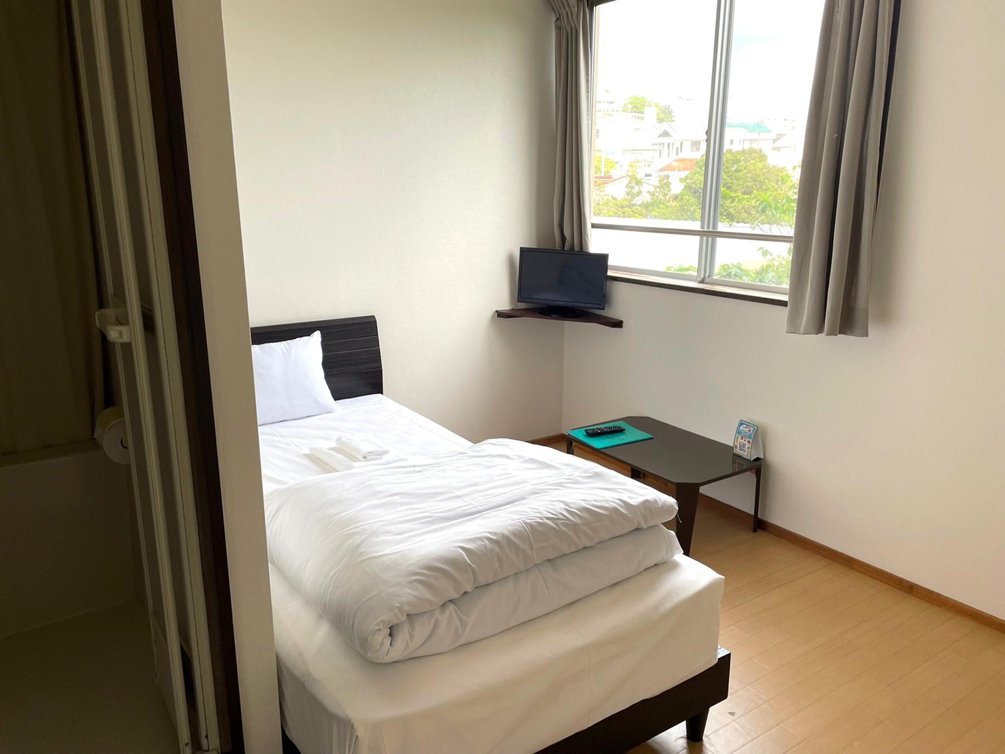Room, Single