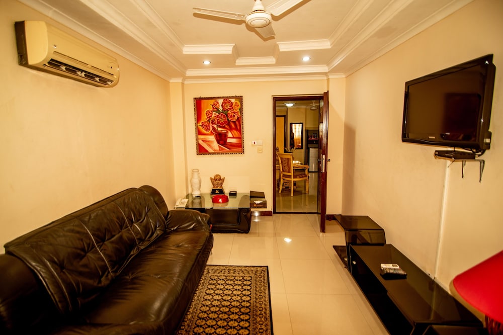 Urban Rose Hotel and Apartment 38/64