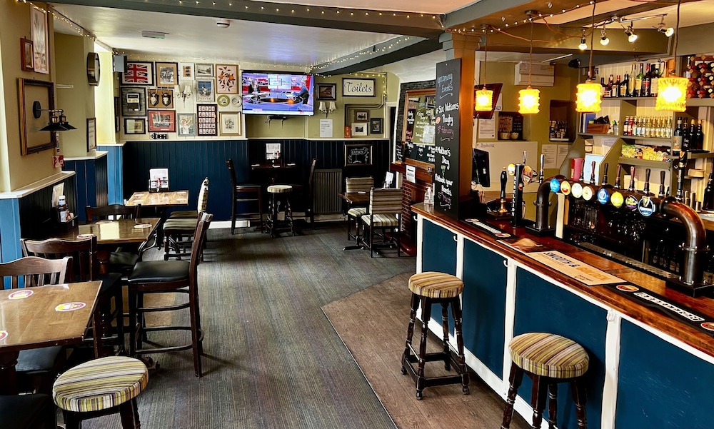 The Crown and Cushion 40/50