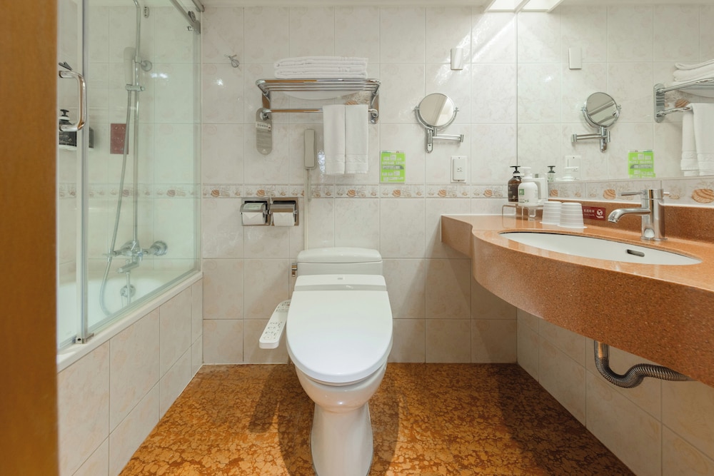 Economy, Double Bed, No Window، Cosmos Hotel Taipei 4/5
