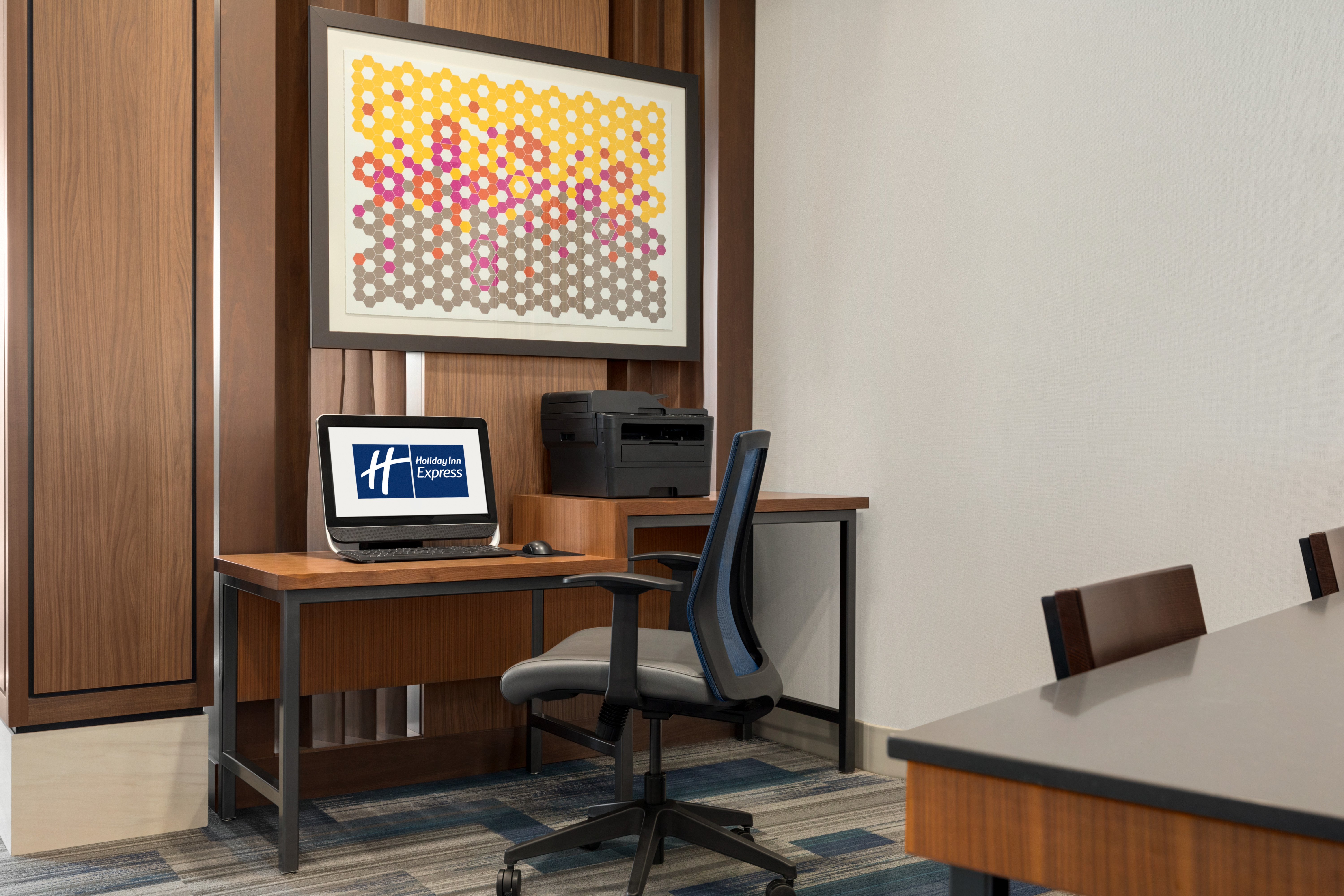 Holiday Inn Express Suites Dalton Walnut Ave 46/52