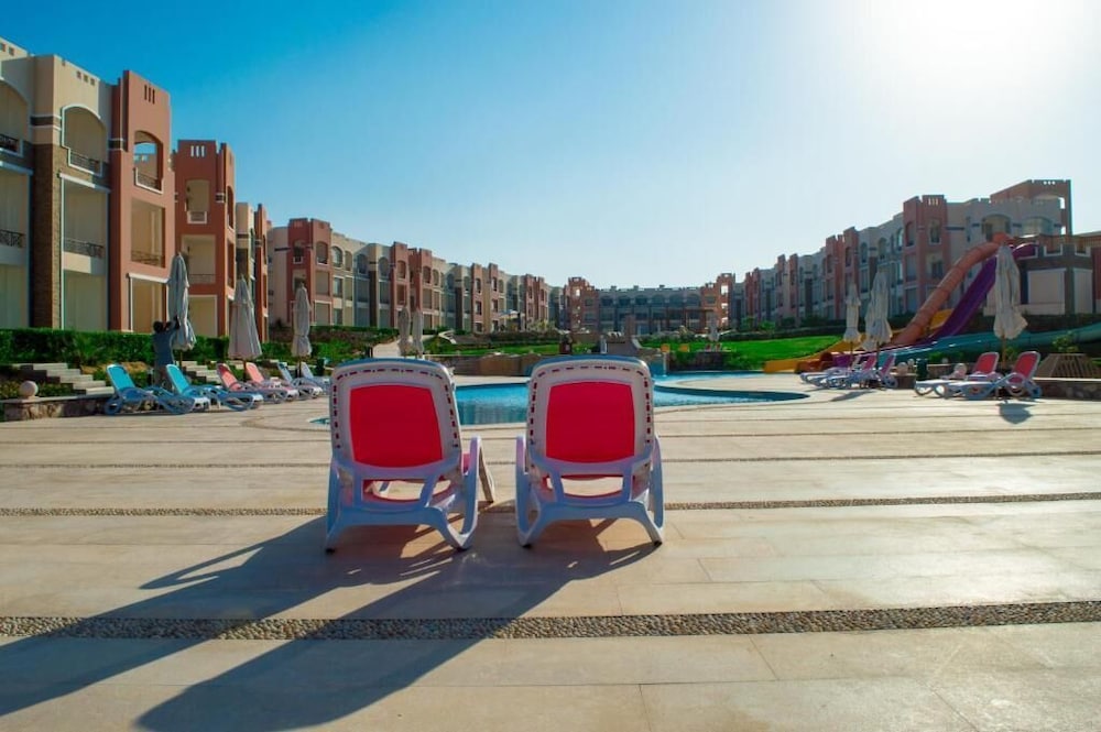 Oyster Bay Beach Suites 48/60