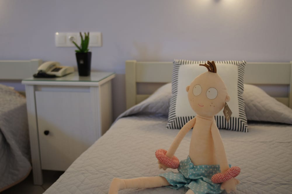 Hotel Cyclades 50/61