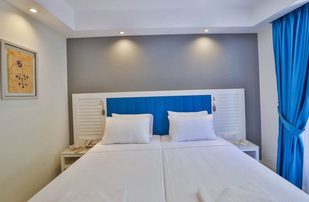 Livia Hotel 11/57