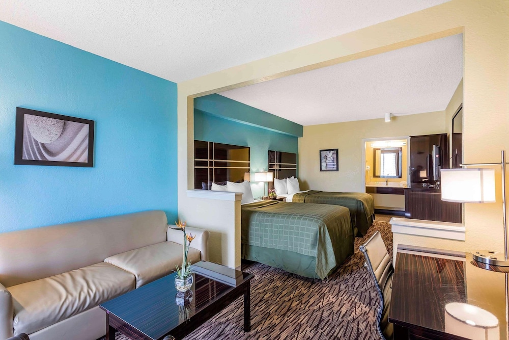 Boca Suites Deerfield Beach, SureStay Collection by Best Western FL 30/43