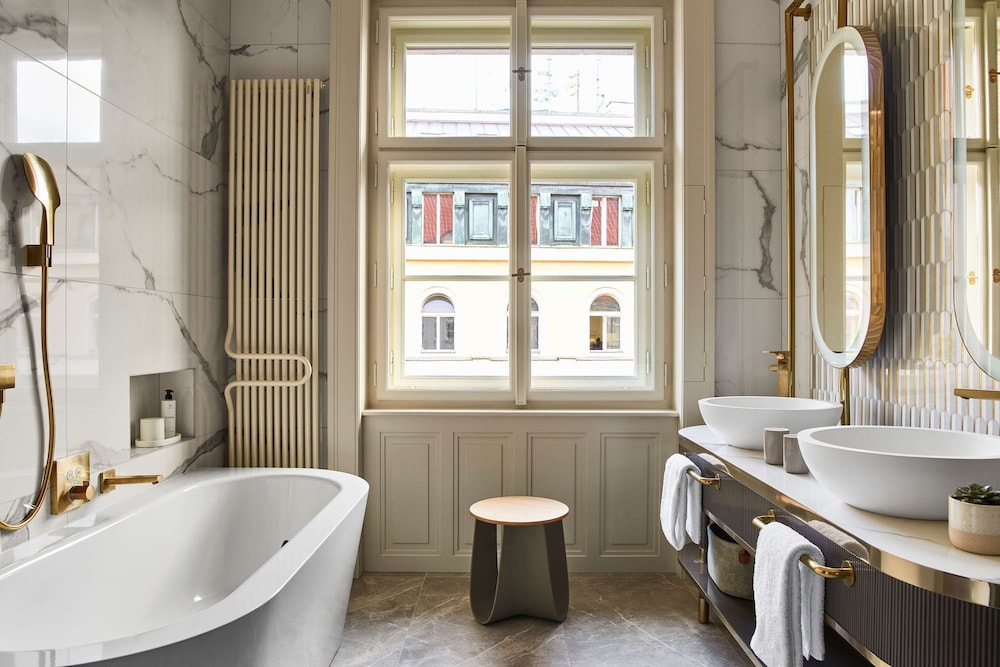 Andaz Prague 50/50