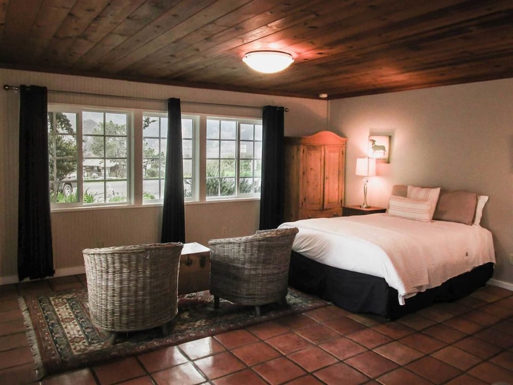 Jenner Inn 44/78
