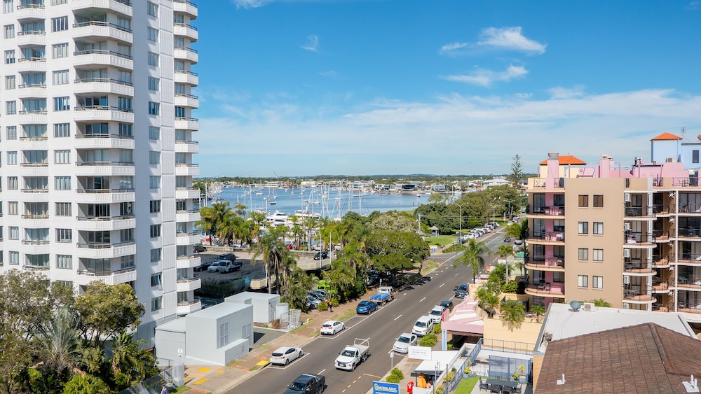 Aegean Mooloolaba 8/65