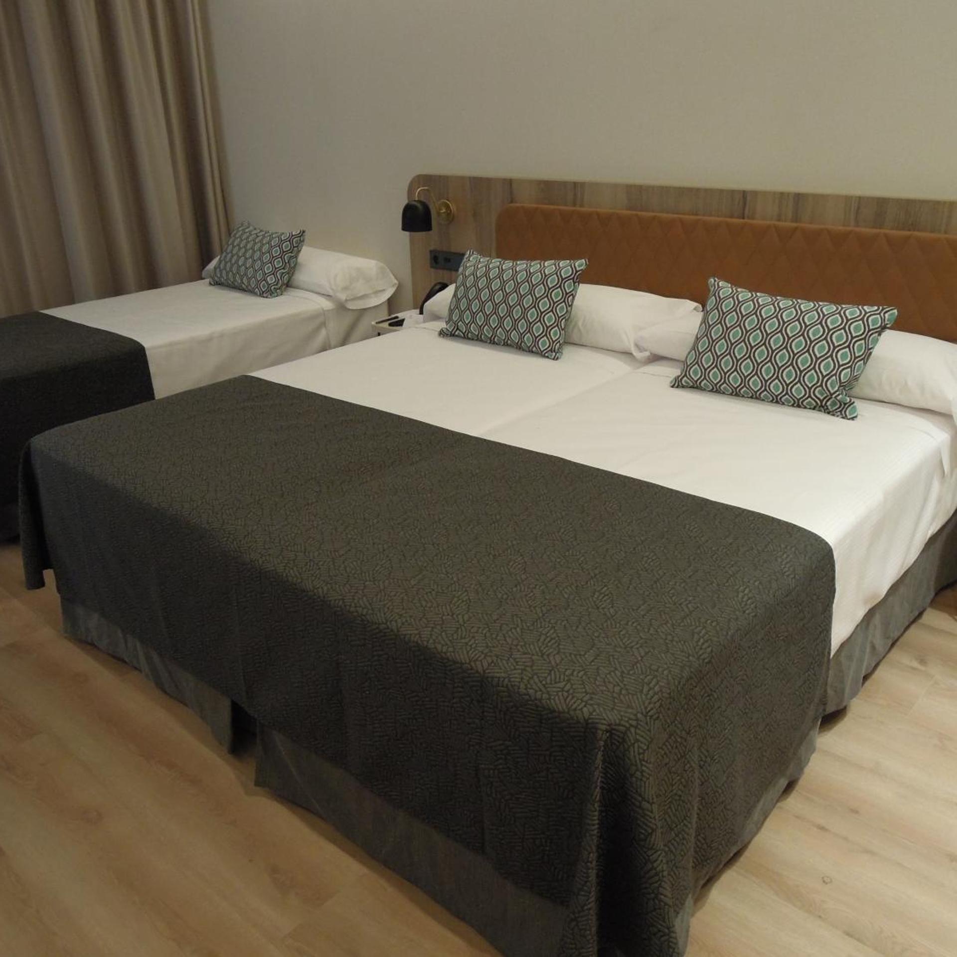Room, Double Bed, Accessible