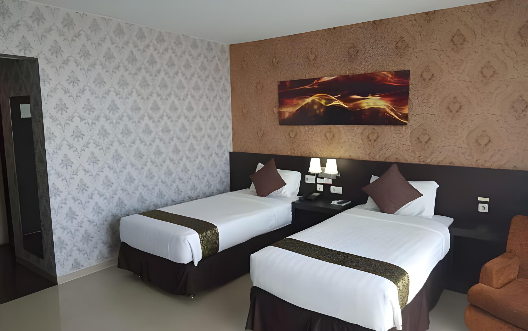 Garden, Twin Beds