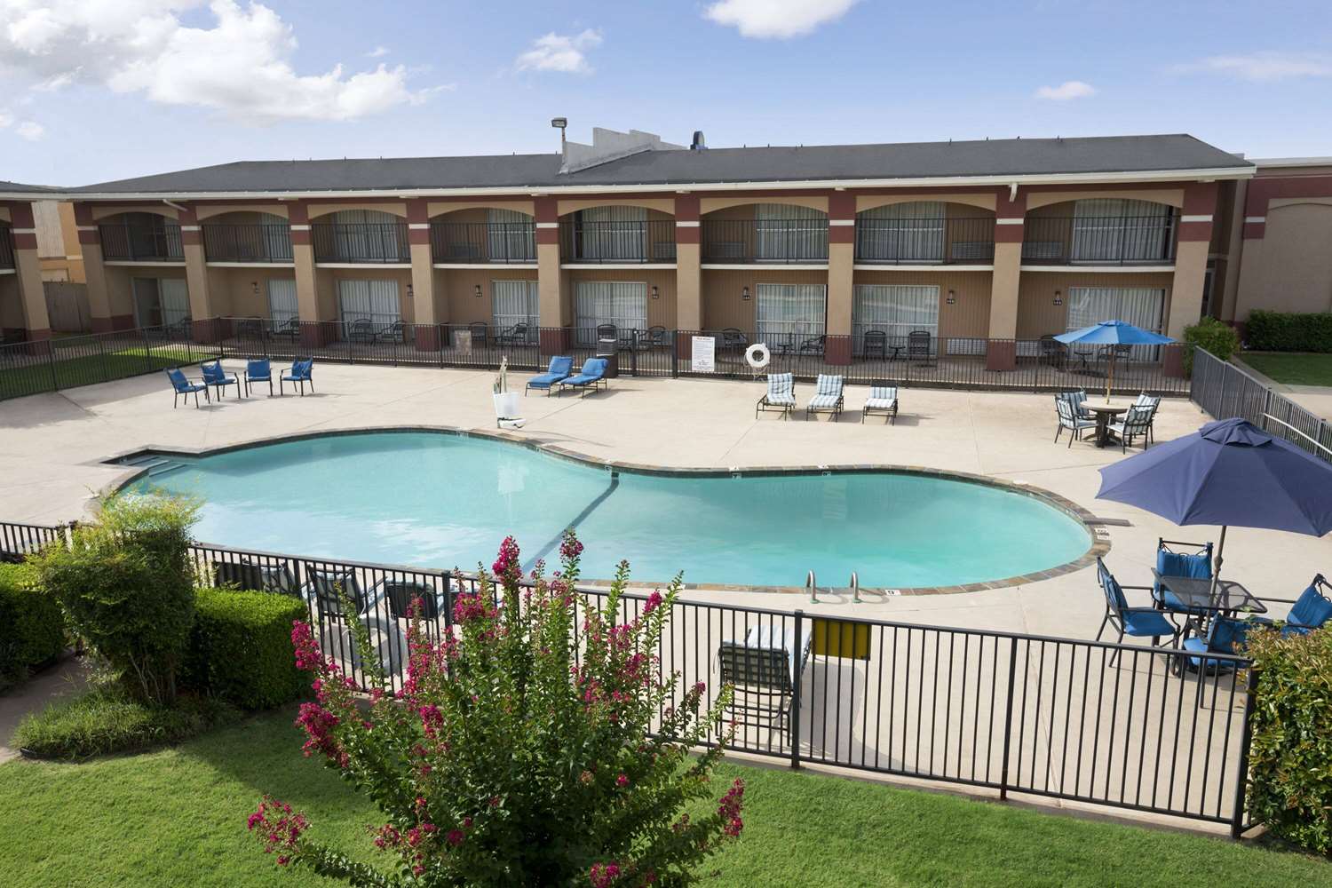 Howard Johnson by Wyndham Oklahoma City Airport/ Fairgrounds 21/22