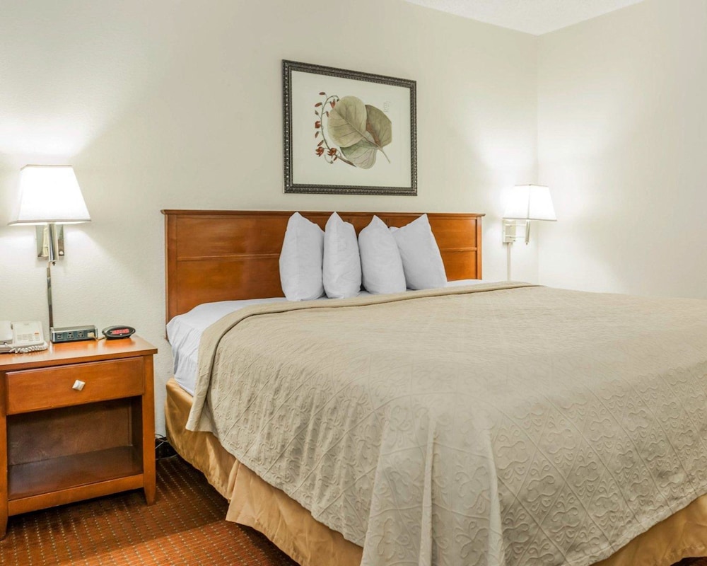 Baymont by Wyndham Indianapolis East 17/45