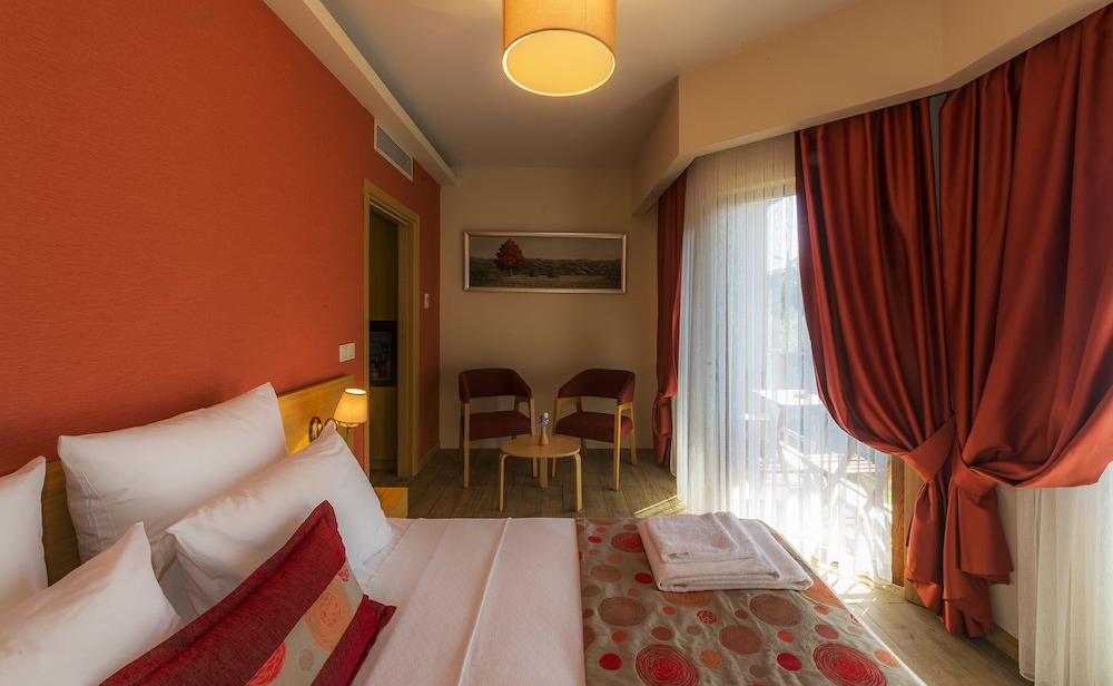 Esida Hotel 12/49