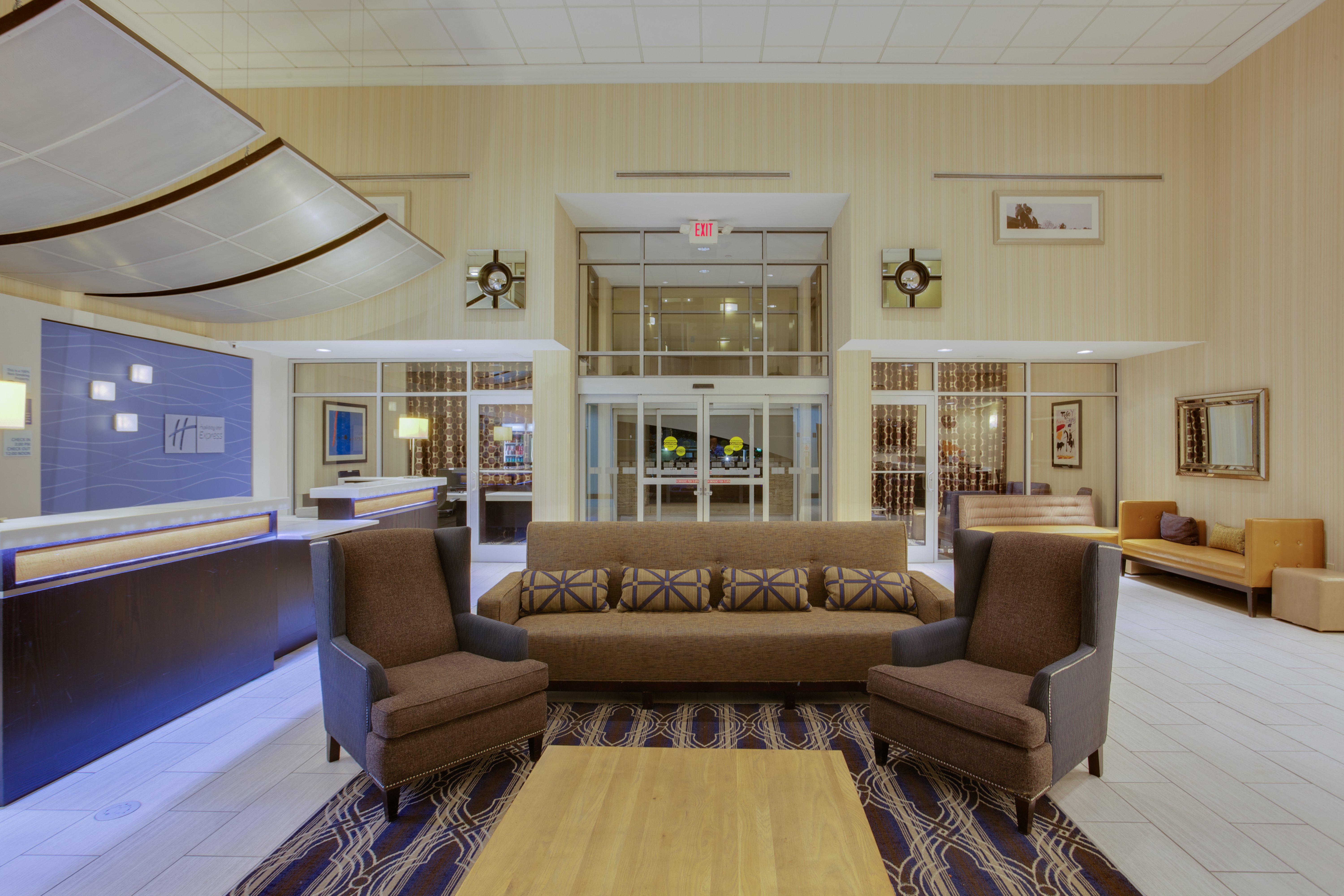 Holiday Inn Express Suites Laurel Lakes 34/58