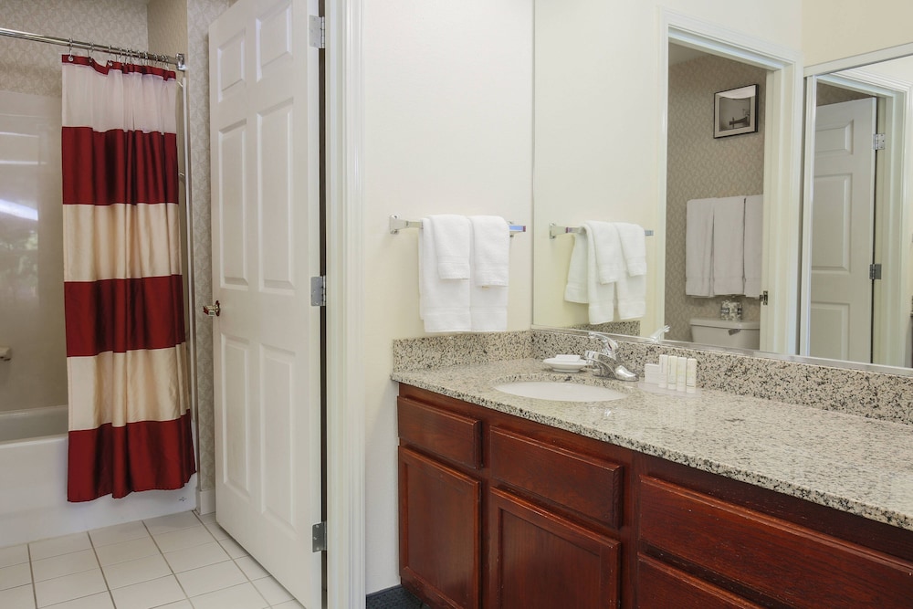 Residence Inn by Marriott Flint 12/47