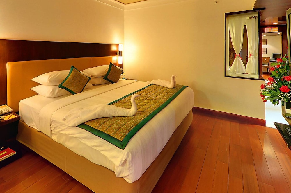 IRIS HOTEL 11/60