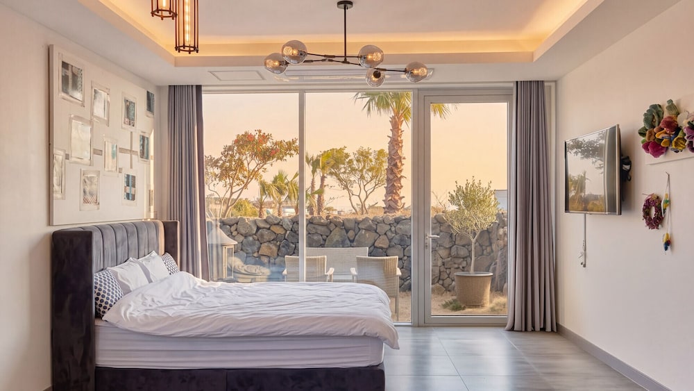 Seogwipo Dawa Pool Villa Pension 18/50