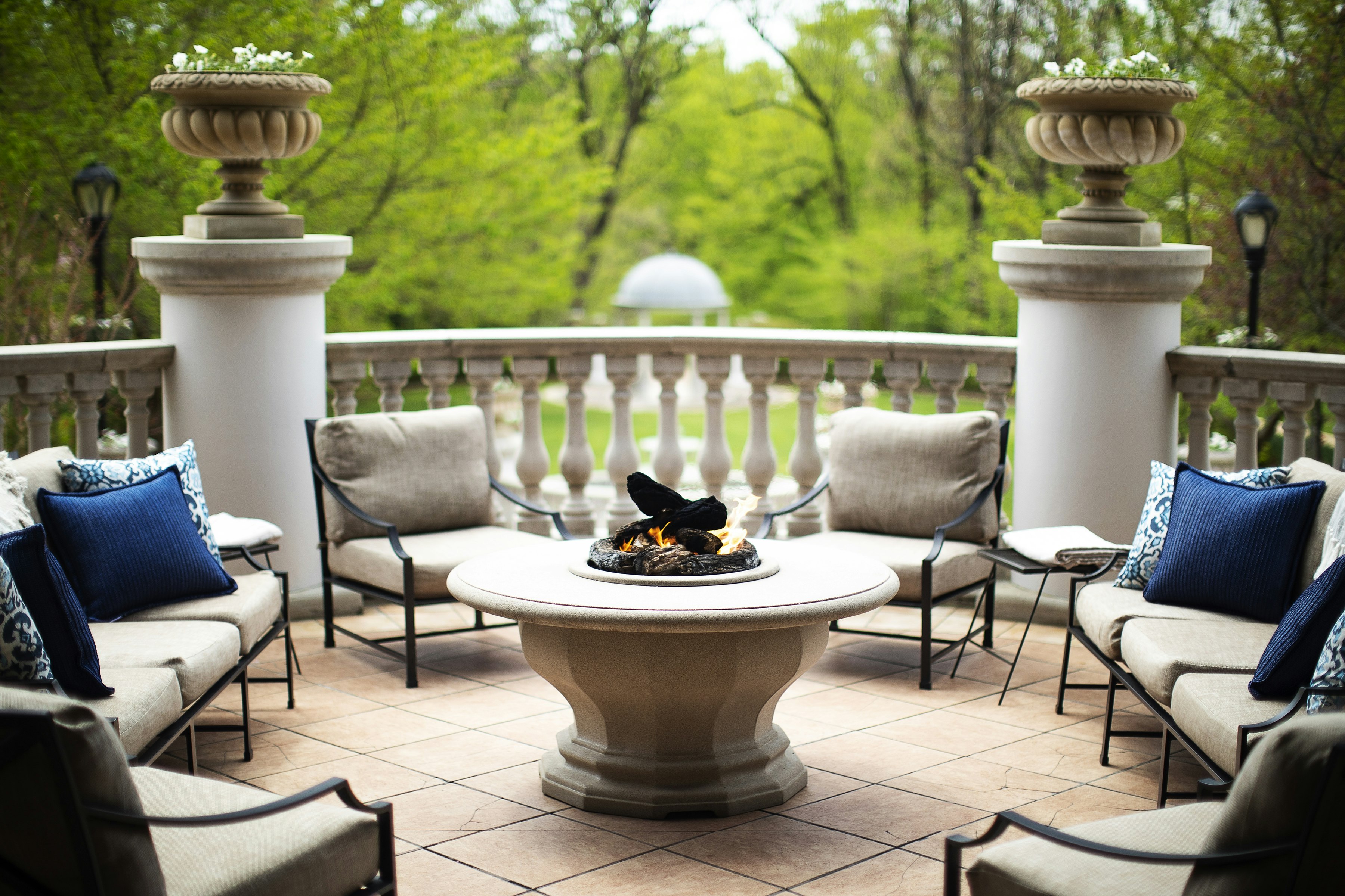 OMNI SHOREHAM HOTEL 33/80