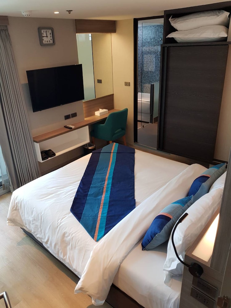 Bizotel Premier Hotel & Residence 15/41